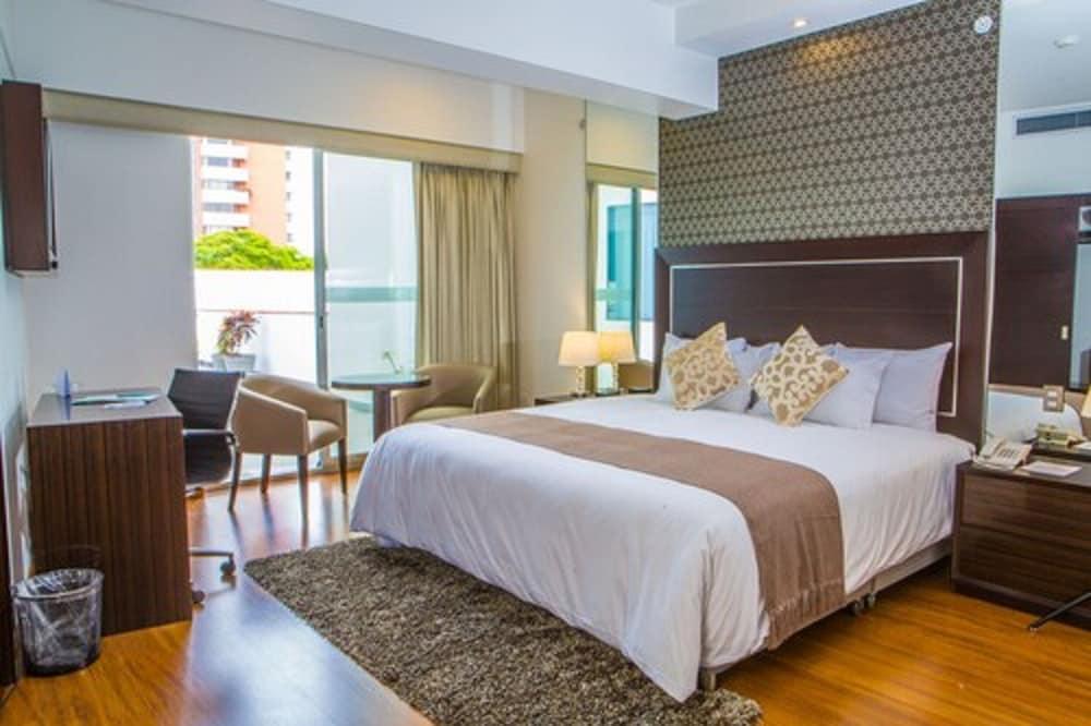 Jose Antonio Deluxe Hotel