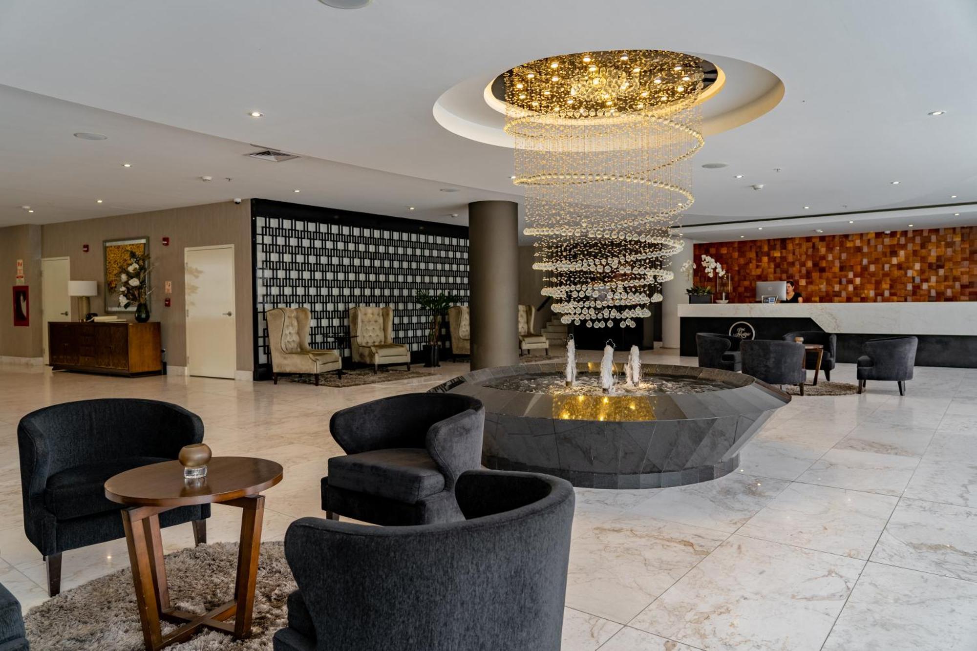 Jose Antonio Deluxe Hotel
