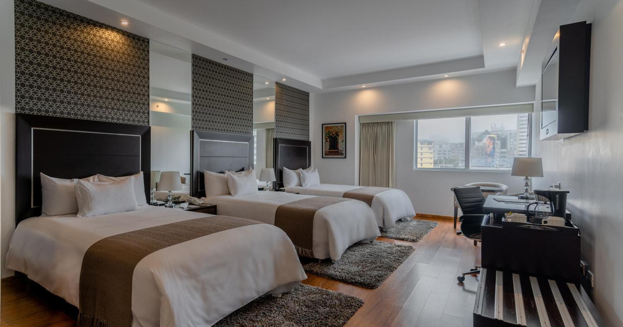 Jose Antonio Deluxe Hotel