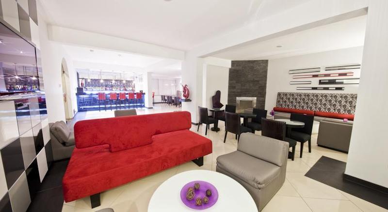 Jose Antonio Deluxe Hotel